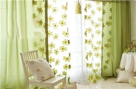 選擇窗簾色調(diào)有講究，炎炎夏日給你不一樣的清涼