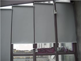 辦公室適合使用哪種窗簾？其優(yōu)缺點(diǎn)都有啥？