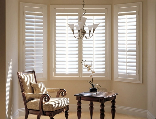 百葉窗選擇有竅門，應(yīng)與墻壁色相搭配