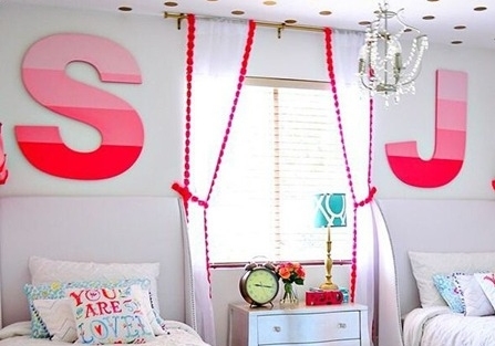 用布藝窗簾來(lái)展示家居空間的美觀(guān)